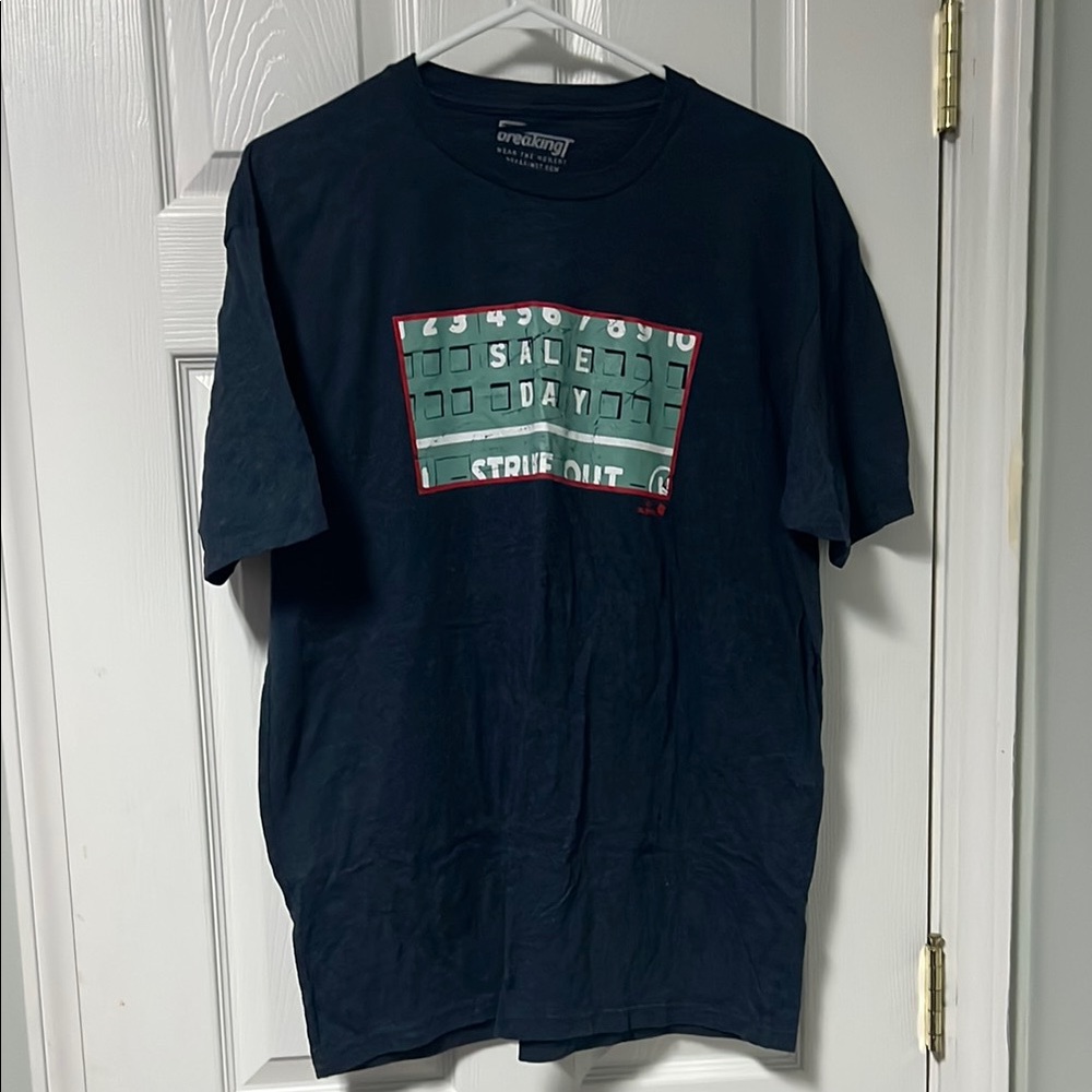 COPY - Everlane Navy Graphic T-Shirt